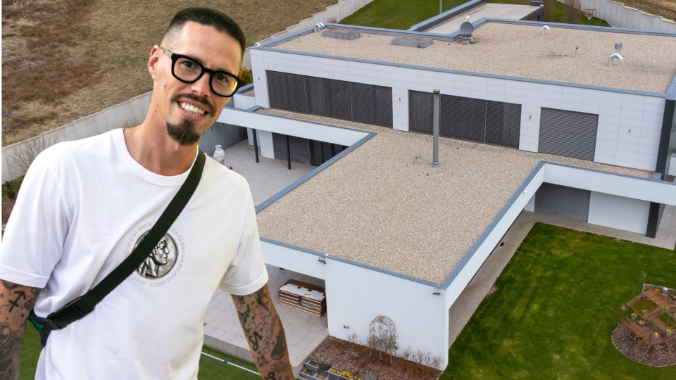 Bývalý slovenský futbalista Marek Hamšík má v Badíne neďaleko Banskej Bystrice takúto luxusnú vilu, ktorá sa nedá prehliadnuť už na prvý pohľad. Viac nájdete v galérii!
