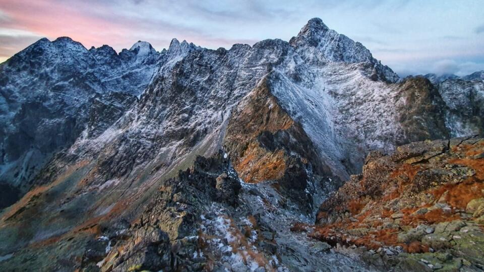 Vysoké Tatry sú slovenskou pýchou.