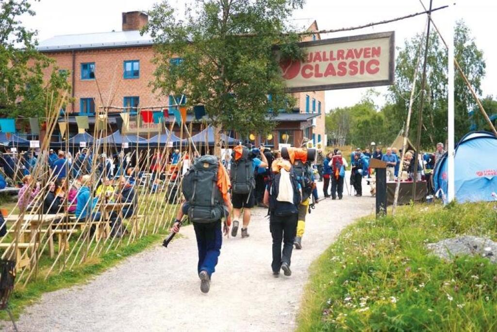 110 km pešo za polárnym kruhom
