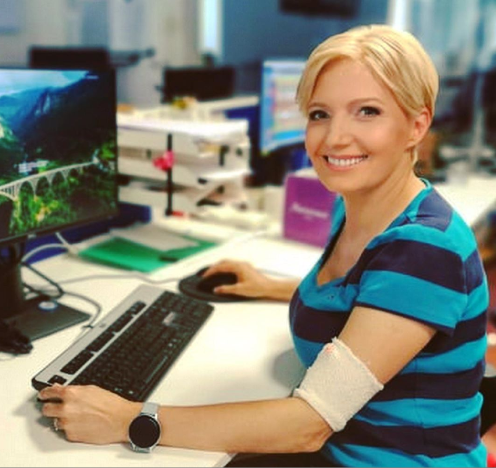 Aneta Parišková dnes opäť pripravovala večerné noviny v televízii JOJ.