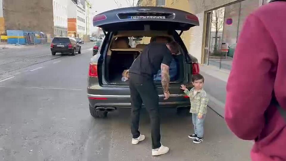 VIDEO Michal Navara so synom prišli do Viedne po Dominiku Cibulkovú