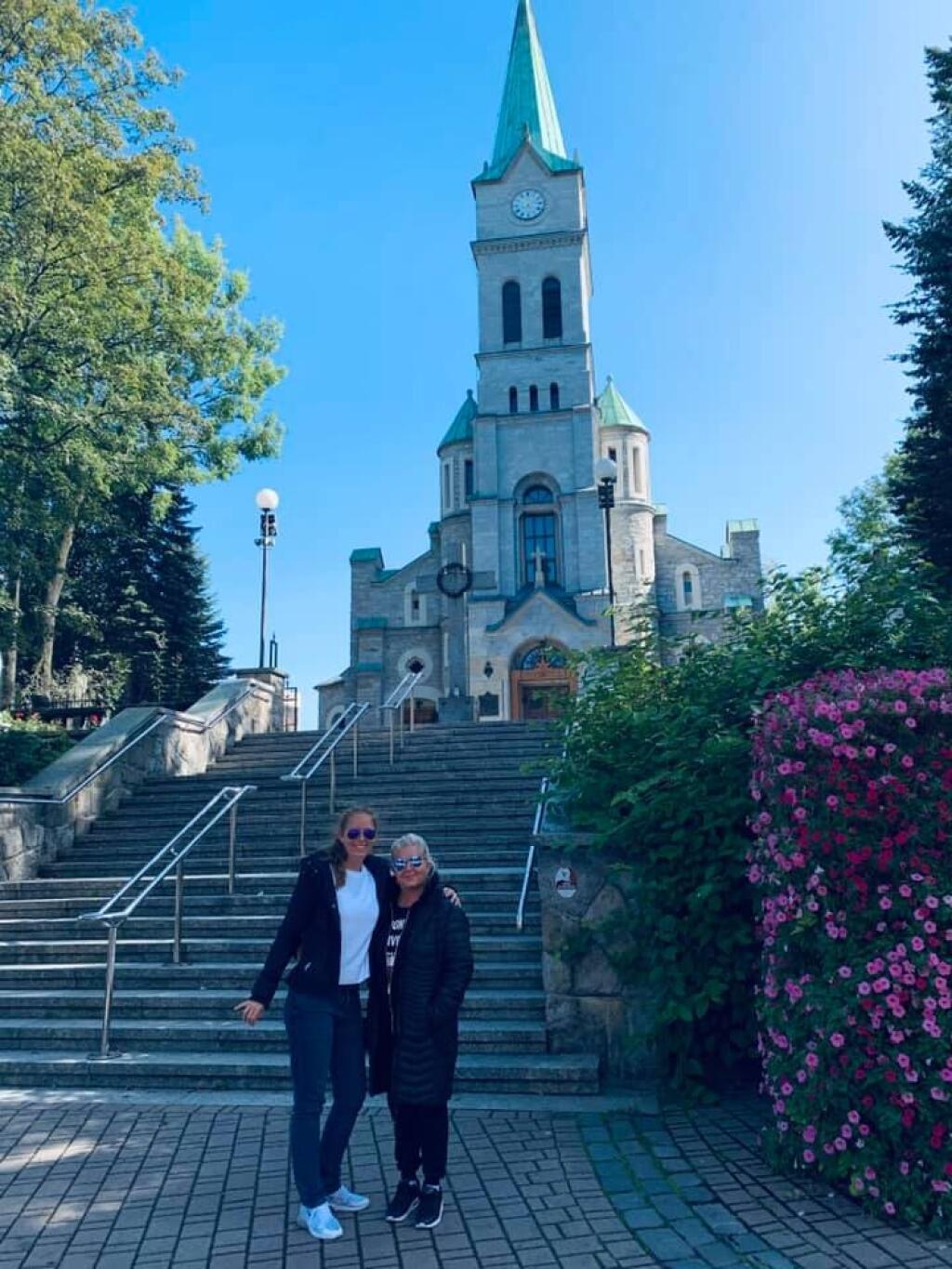 Mama Dušana Pašeka ml. Alexandra je pre dcéru Sašu najlepšia kamarátka. Dnes spolu prežívajú obrovský žiaľ.