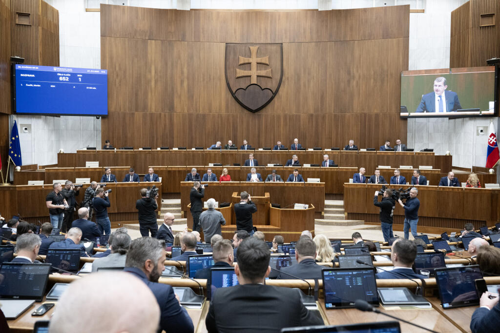 Snímka z mimoriadnej schôdze NR SR k opozičnému návrhu na vyslovenie nedôvery vláde SR 21. januára 2025 v Bratislave. FOTO TASR - Pavel Neubauer