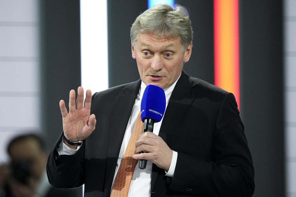 WA 1 archív Moskva - Na archívnej snímke z 23. decembra 2021 Dmitrij Peskov, hovorca ruského prezidenta Vladimira Putina,  odpovedá na otázkly novinárov počas tradičnej koncoročnej tlačovej konferencie v Moskve. Moskva nemá nič spoločné so zverejnením údajných odpovedí USA a NATO na ruské návrhy bezpečnostných záruk, ktoré sa v stredu objavili na stránkach španielskeho denník El País. Vyhlásil Peskov v stredu 2. februára 2022 v Moskve. FOTO TASR/AP 


FILE Kremlin spokesman Dmitry Peskov speaks 