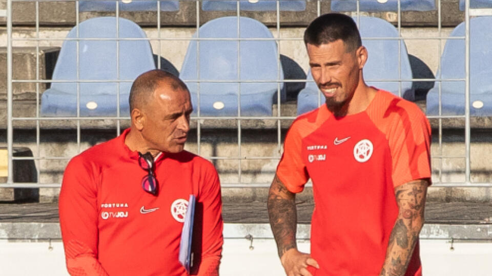 Tréning slovenskej futbalovej reprezentácie pred zápasom s Portugalskom v NTC Senec. Na snímke je Marek Hamšík a Francesco Calzona.
