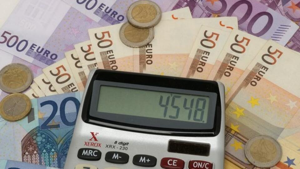 VP 2850969, n
calculater and money n
[Each utilisation of our picture material is subject to royal