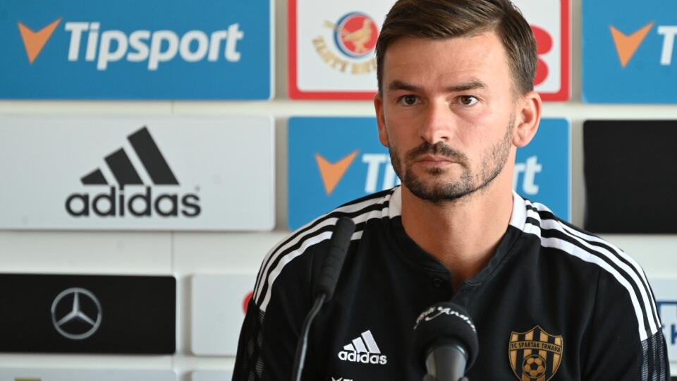 Na snímke tréner Spartaka Michal Gašparík počas tlačovej konferencie pred štvrtkovým zápasom Európskej konferenčnej ligy FC Spartak Trnava - Newtown AFC v Trnave v stredu 20. júla 2022. FOTO TASR - Lukáš Grinaj