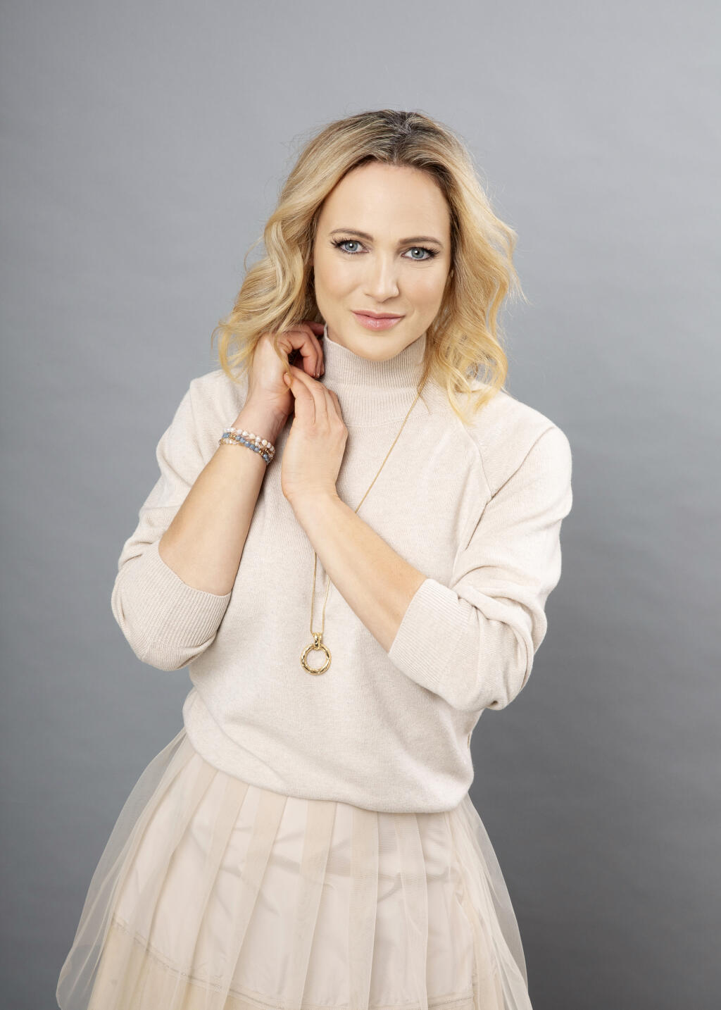Adriana Poláková, slovenská moderátorka, cukrárka, portrét, atelier