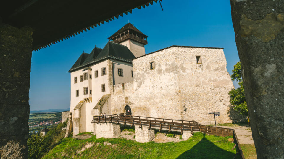 Trencin,Castle,(trenciansky,Hrad),-,On,The,Hill,In,Center