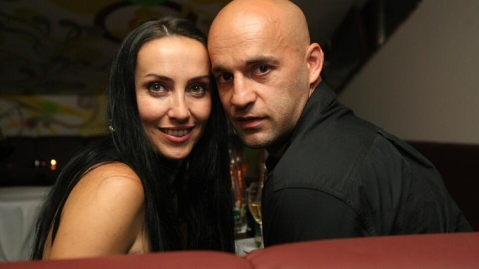 ŽIVOTNÁ LÁSKA: Vo filme sa možno objaví aj Demitrova manželka Majka. Pavol Demitra odišiel do hokejového neba 7. septembra 2011, keď zahynul pri leteckej havárii v ruskom meste Jaroslavľ spolu s celým tímom Lokomotivu, ktorý smeroval na prvý duel sezóny do bieloruského Minska.