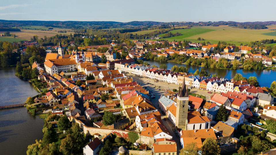 Mesto Telč dýcha renesančným Talianskom. Je zapísané do Zoznamu svetového kultúrneho a prírodného dedičstva UNESCO.