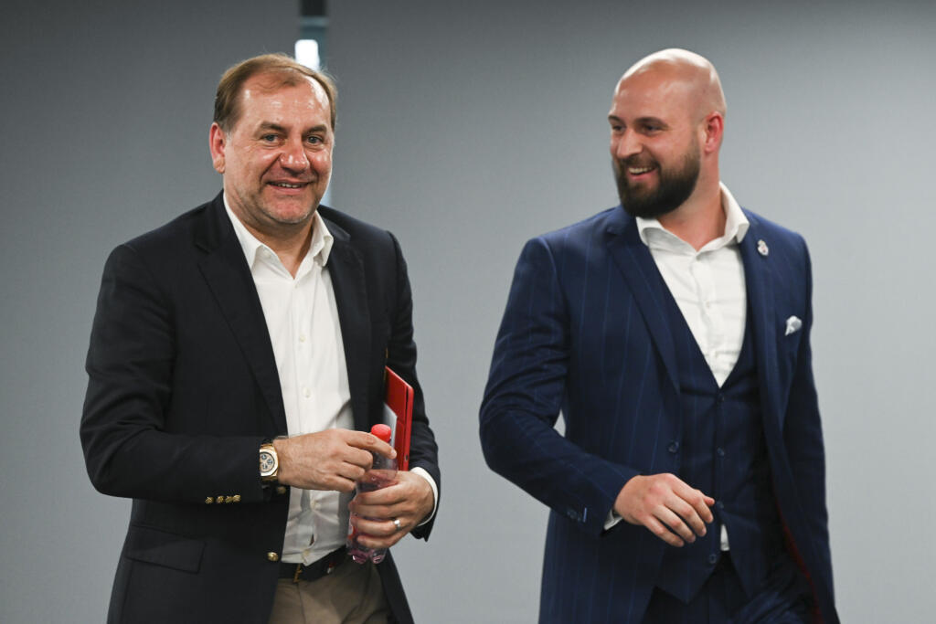 Pred prestížnym derby zápasom sa vynorili špekulácie o tom, že medzi vedením „belasých“ a trénerom Vladimírom Weissom starším (57) majú údajne pretrvávať nezhody.