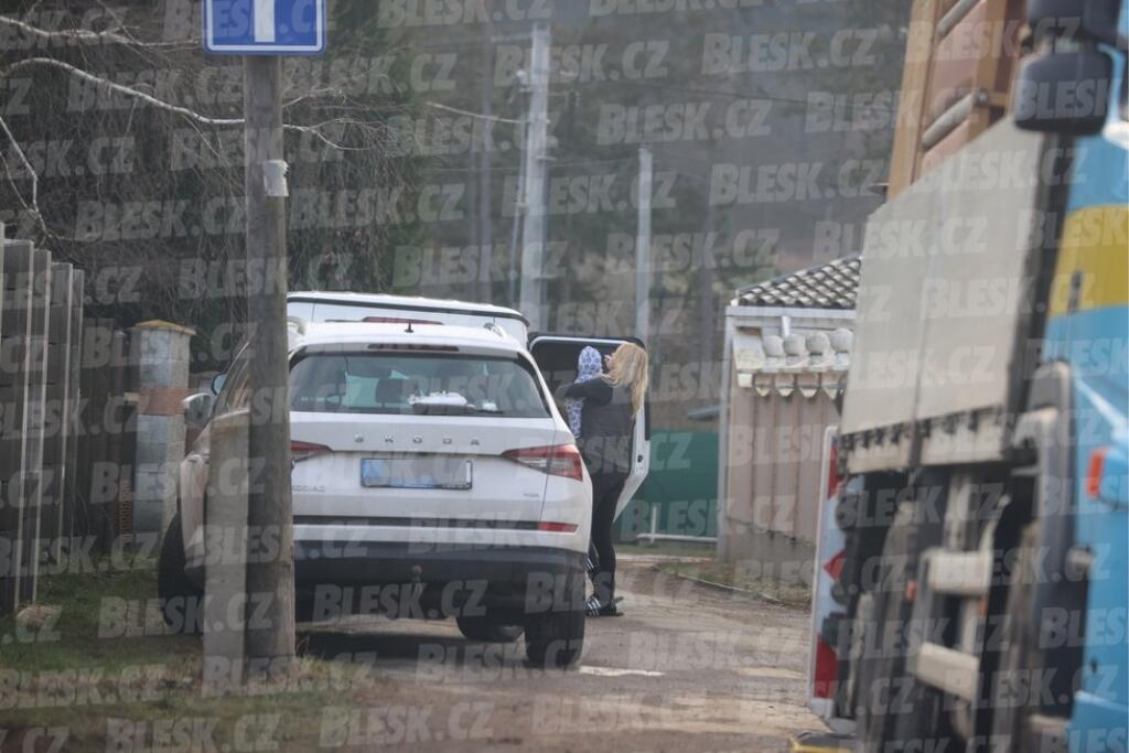 Ceterová a Vémola sú stredobodom pozornosti. Po turbulentnom rozchode sa slovenská playmate vrátila k českému bojovníkovi.