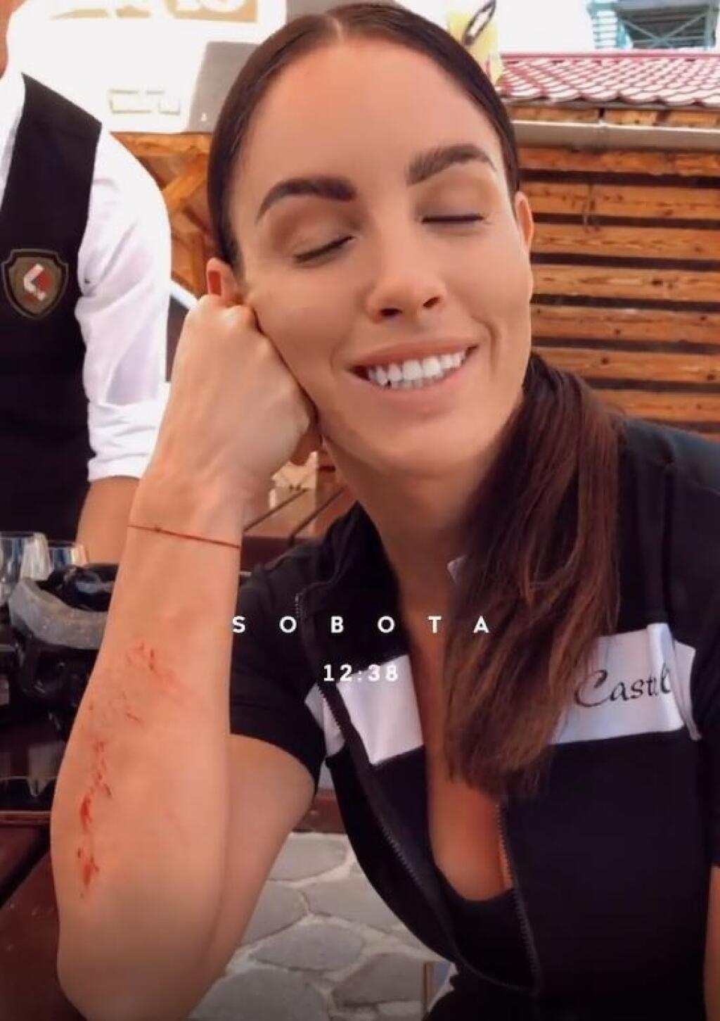 Zjazd na bicykli sa pre Luciu Javorčekovú neskončil najšťastnejšie. Má rozbité koleno a zodraté predlaktie.