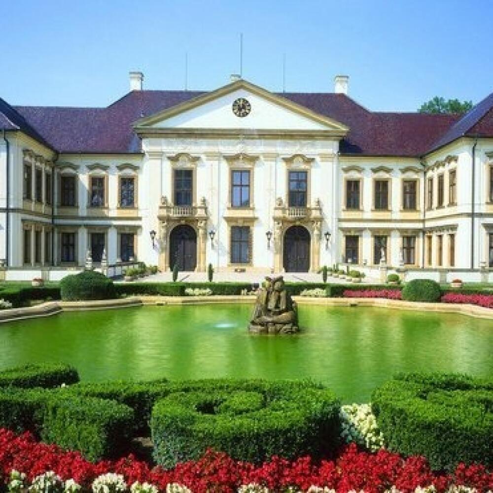 Zámok Kolodeje je skutočne honosný a obrovský.