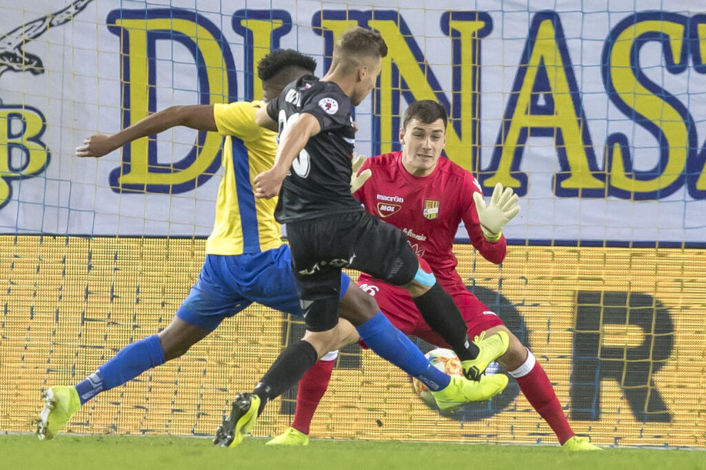 Futbalové kluby už majú od vlády povolenie opäť zarezávať naplno.