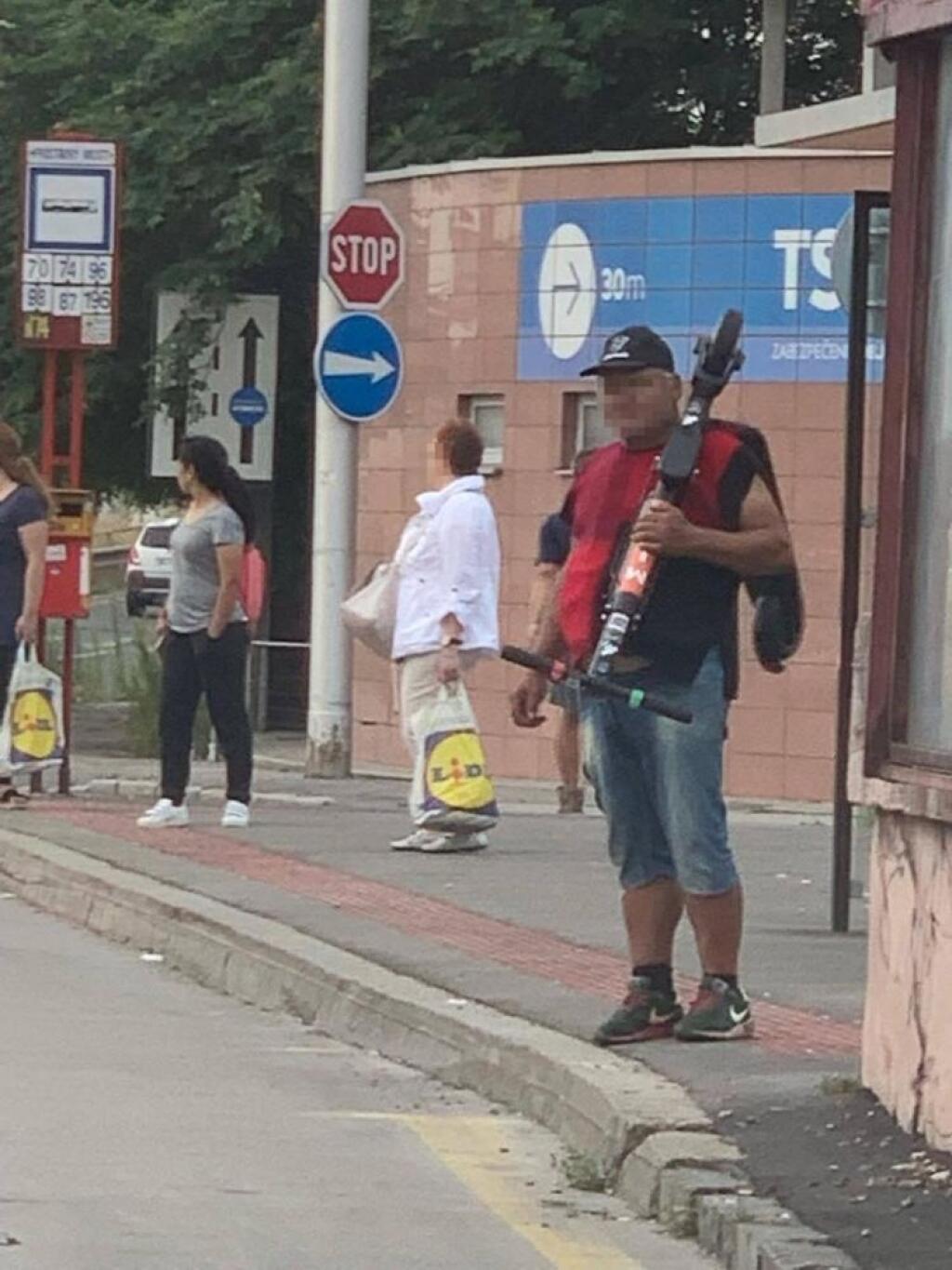 Za prvý týždeň v Bratislave ukradli polovicu zdieľaných e-kolobežiek