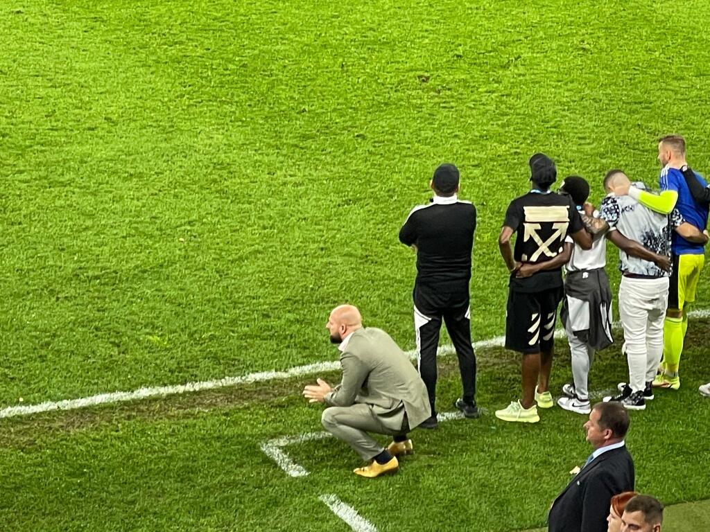 Takto prežíval Kmotrík mladší zápas play-off Konferenčnej ligy proti Zrinjskemu Mostaru.
