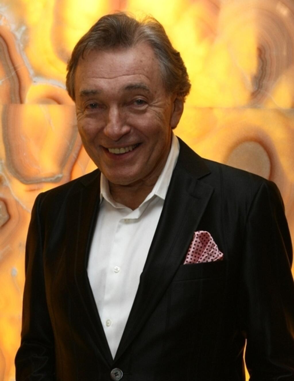 KAREL GOTT: Nedávno sa
mu narodil vnuk Vojtíšek.