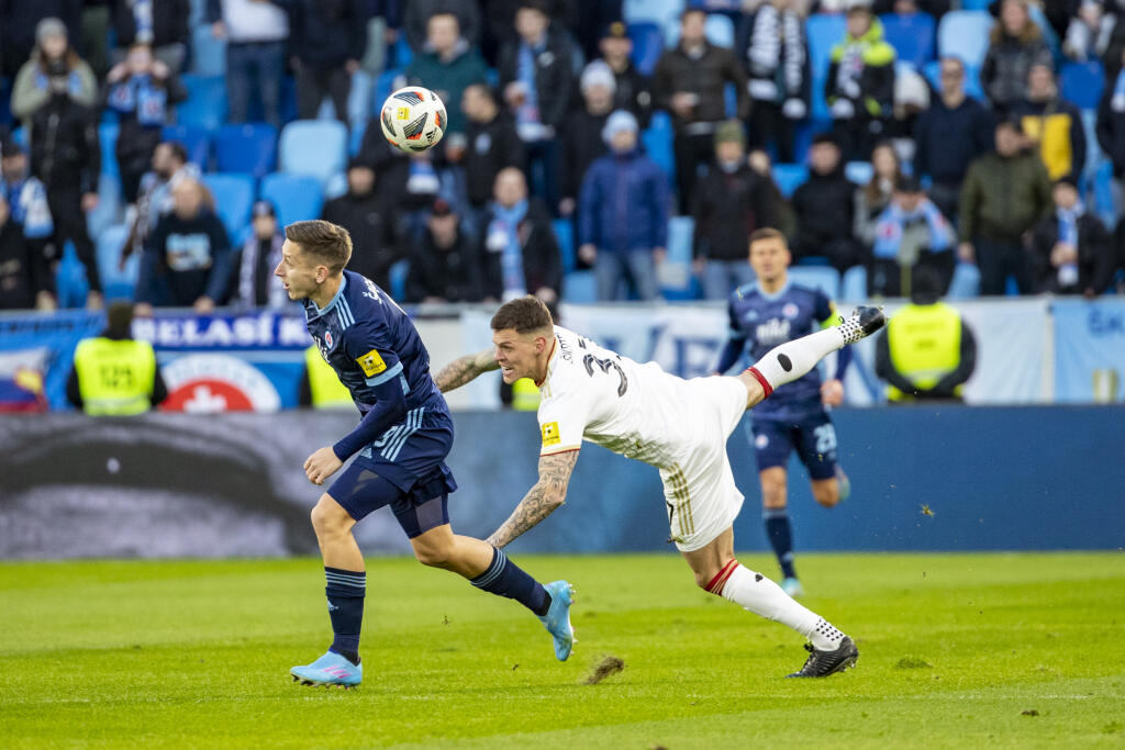 Na Tehelnom poli sa uskutočnil 162. pokračovanie slovenského futbalového derby medzi ŠK Slovan Bratislava a FC Spartak Trnava. Na snímke je Martin Škrtel.