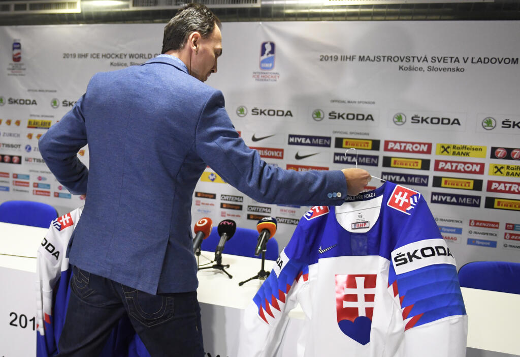Legendárny Žigmund Pálffy prišiel na galavečer do Bratislavy a prelomil mlčanie: Spolupráca so Šatanom? Ťažko!