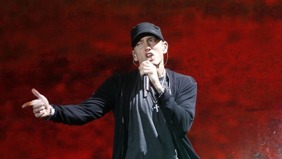 Spevák Eminem.