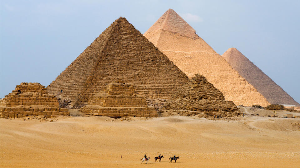 Egypt: Návštevu pyramíd na okraji Káhiry treba naozaj dobre zvážiť.