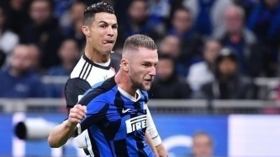 Milan Škriniar s Cristianom Ronaldom