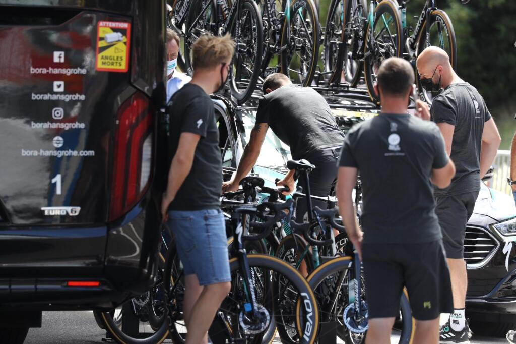 Sagan vyskúšal odjazdiť na bicykle niekoľko stoviek metrov pred 12. etapou, jeho pohyb však mal od ideálu ďaleko a z Tour de France odstúpil.