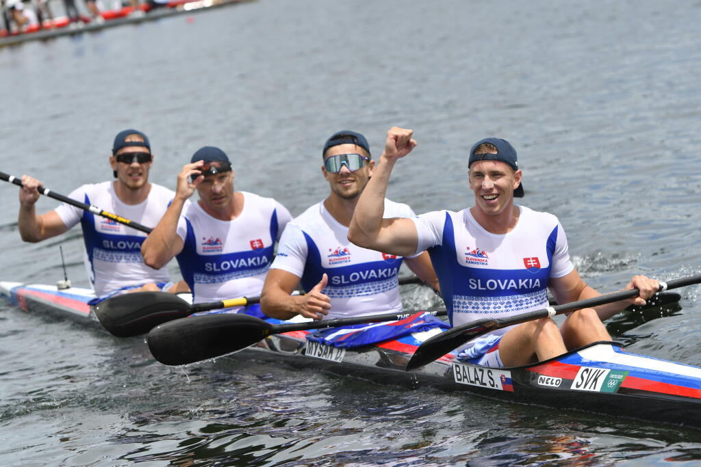 Radosť slovenského štvorkajaku z bronzu na olympiáde v Tokiu. Pre Denisa Myšáka to bol už druhý cenný kov z najvýznamnejšieho podujatia.
