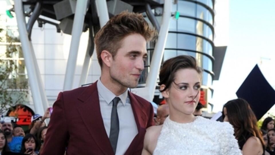 Pattinson:
Bolo to, ako
hrať Twister.