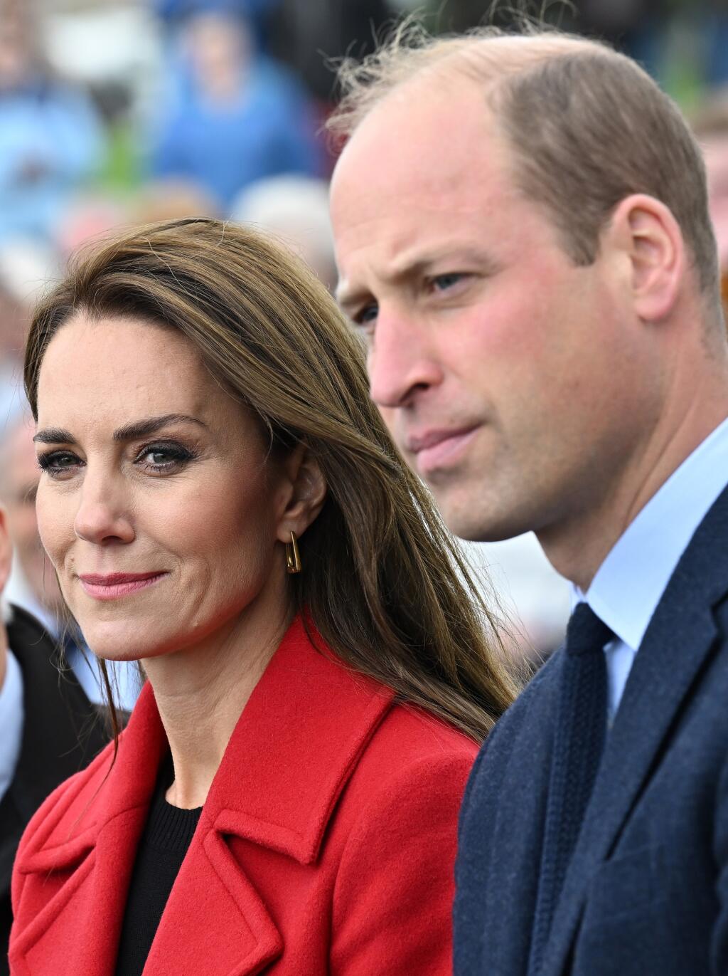Catherine, princezná z Walesu absolvuje turné po svojej krajine po boku manžela.