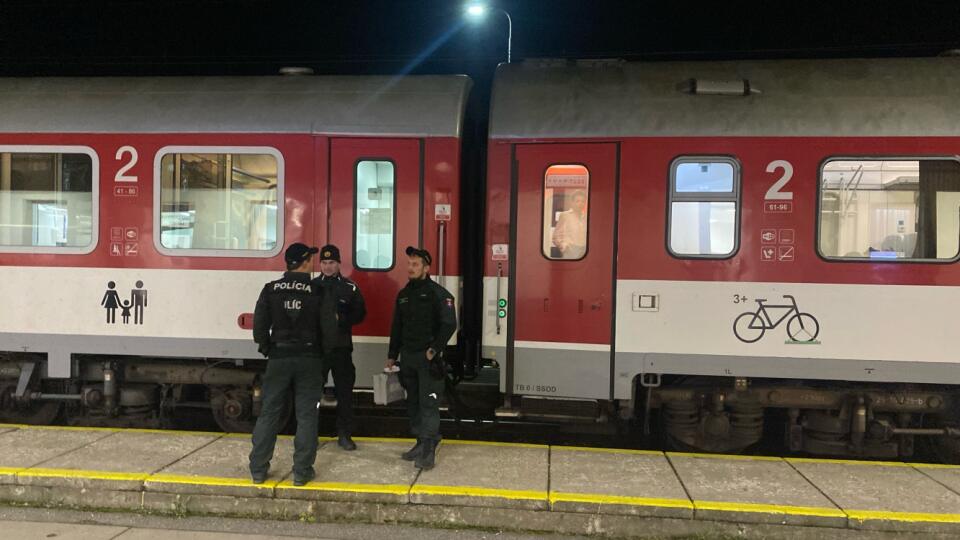 Miesto policajti niekoľko hodín dokumentovali.