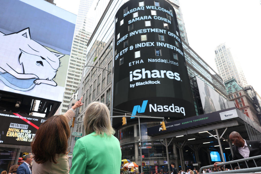 Blackrock Celebrates The First Ethereum ETF At Nasdaq's Closing Bell