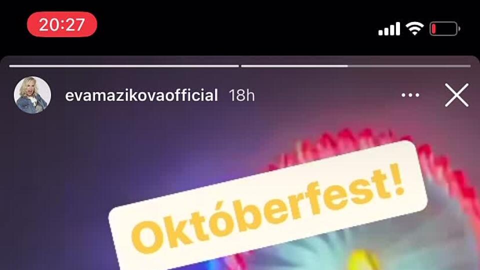 Sisa Sklovská a Juraj Lelkes sa zabávajú na Októberfeste! Spoločnosť im robí Eva Máziková.