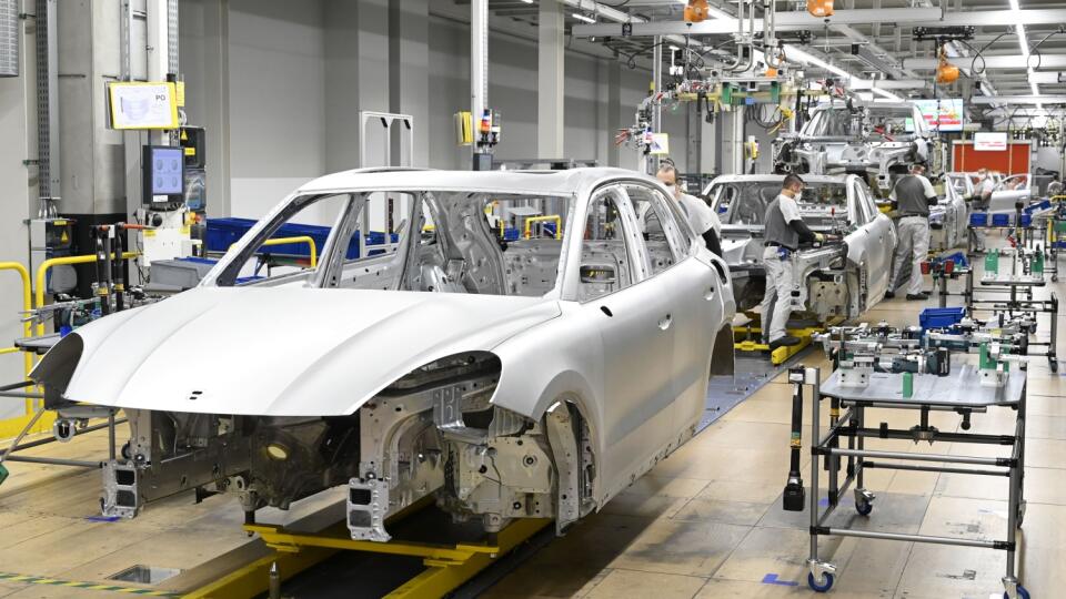 Zamestnanci spoločnosti Volkswagen Slovakia