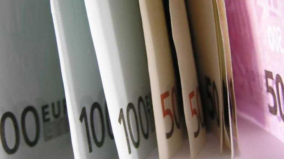 Peniaze treba rozumne investovať.