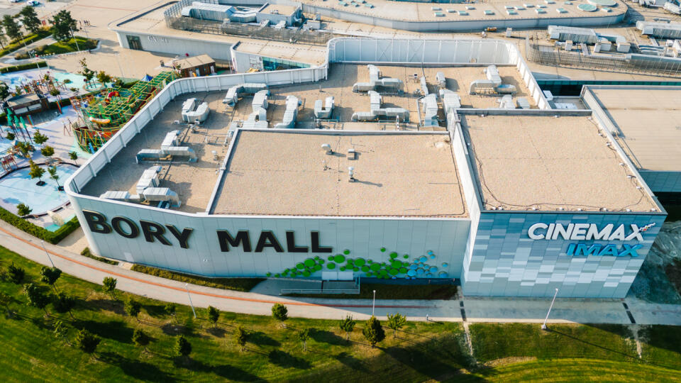 Bory Mall je nákupno-zábavné centrum na západe Bratislavy, ktoré je súčasťou
projektu a územia Bory. Nachádza sa v novovybudovanej oblasti v severozápadnej
časti Bratislavy a jeho prevádzka začala koncom roka 2014.