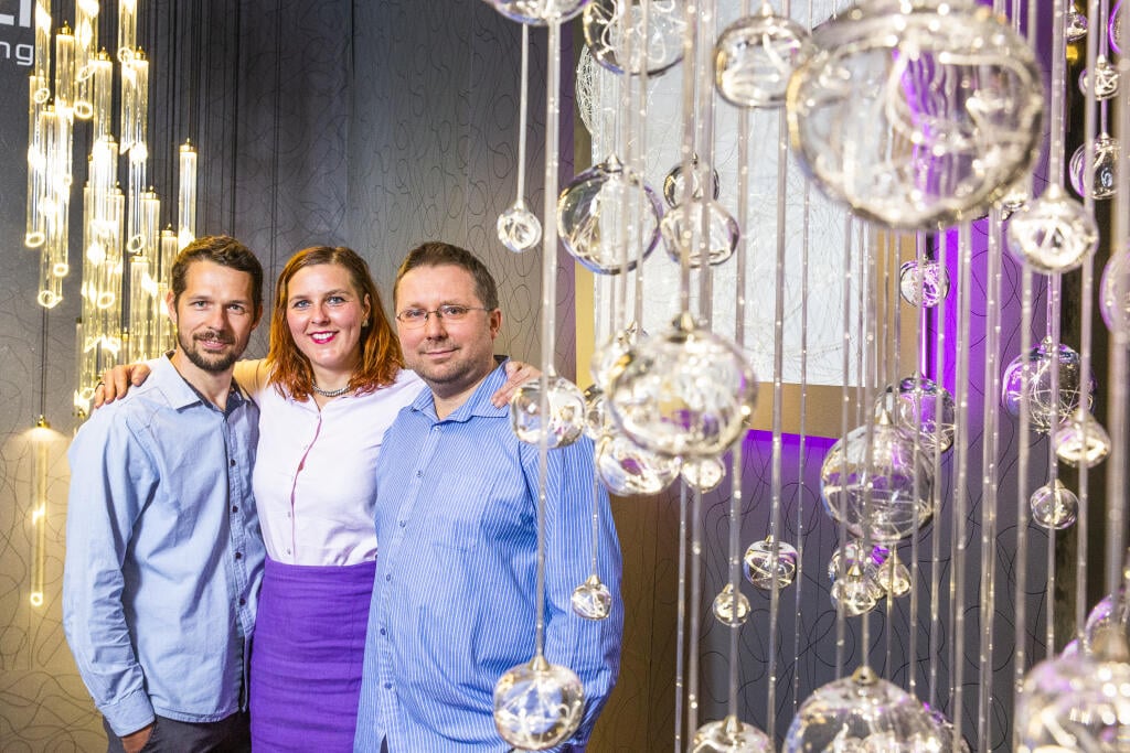 Fosali, rodinna firma
Jozef Slivka
Marianna Slivkova
Tomas Fiser, okuliare
Slivkovci su surodenci, Tomas je partner Mariannny.