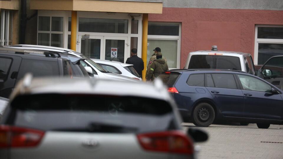 NAKA v stredu (2. decembra) zadržala viacero policajných funkcionárov