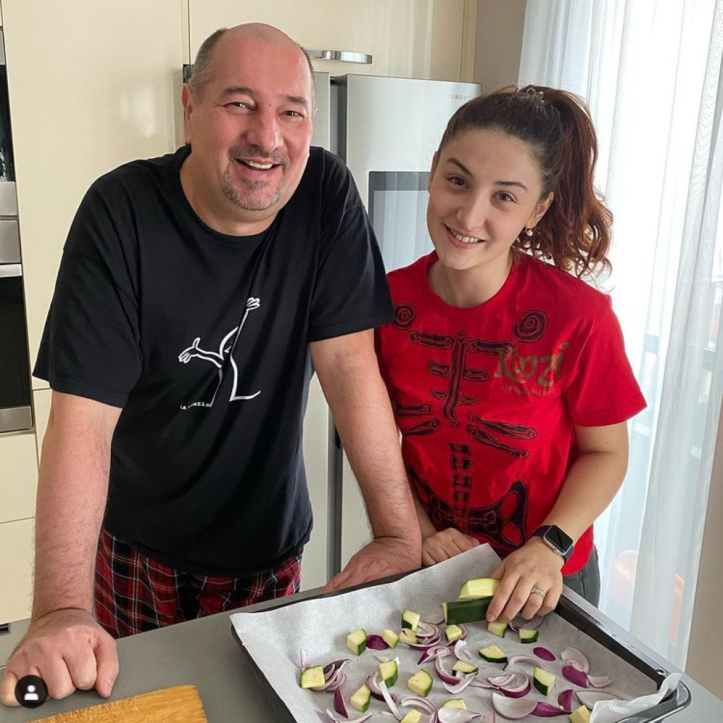 Jej milovaní sa ju rozhodli prekvapiť zdravou maškrtou, ktorá sa podľa Ivetiných slov aj vydarila.