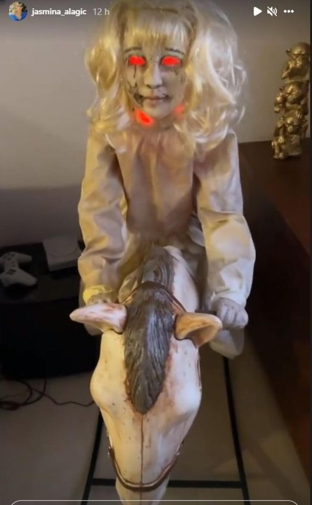 Táto bábika Alagič naháňa veľký strach.