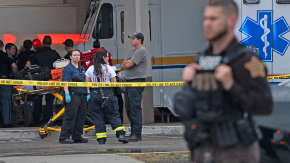 Une fusillade de masse dans un centre commercial de l'État de l'Indiana a fait trois morts