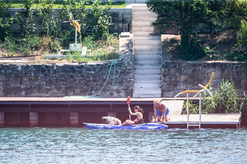 Jazero pri Rovinke: Pôvodne si herec kupoval pozemok s manželkou Natašou, po rozvode si dom sám dokončil a presťahoval sa sem.