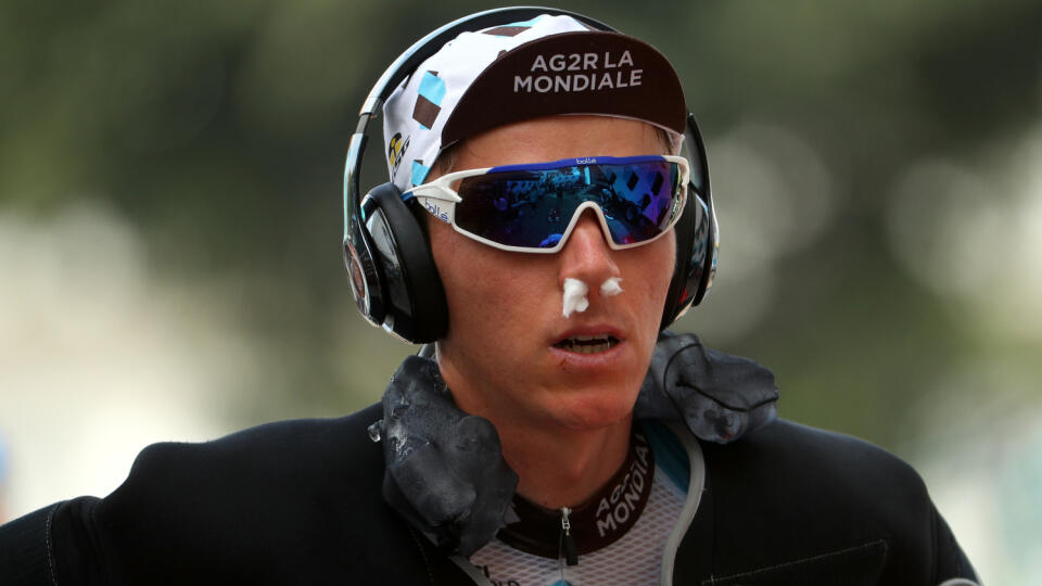 Romain Bardet predčasne ukončil sezónu.