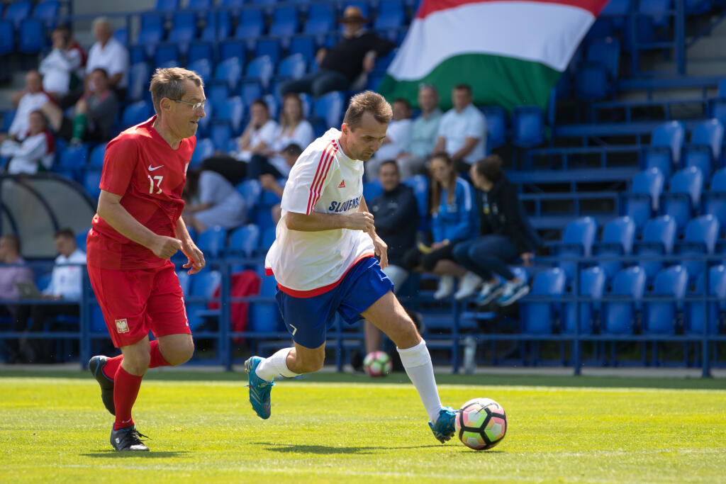 Ľubomír Galko v akcii na futbalovom zápase.