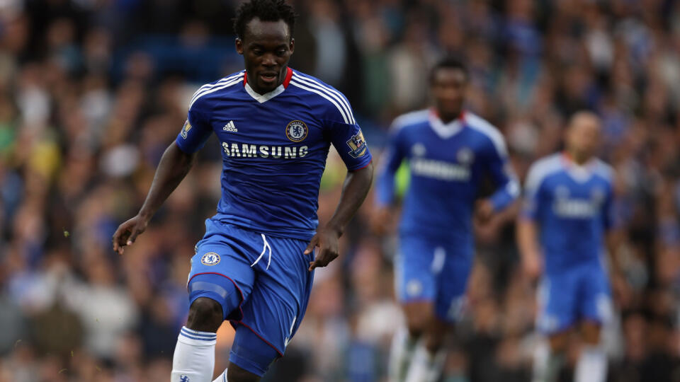 Z legendy anglickej Chelsea je tréner! Bývalý ghanský futbalista Michael Essien sa rozhodol nestopnúť svoj futbalový život a po kariére hráča sa stal kormidelníkom.