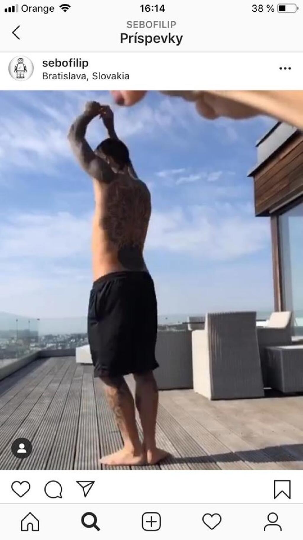 Aj bývalý futbalista Filip Šebo sa pýši priestrannou terasou s výhľadom na Bratislavu.