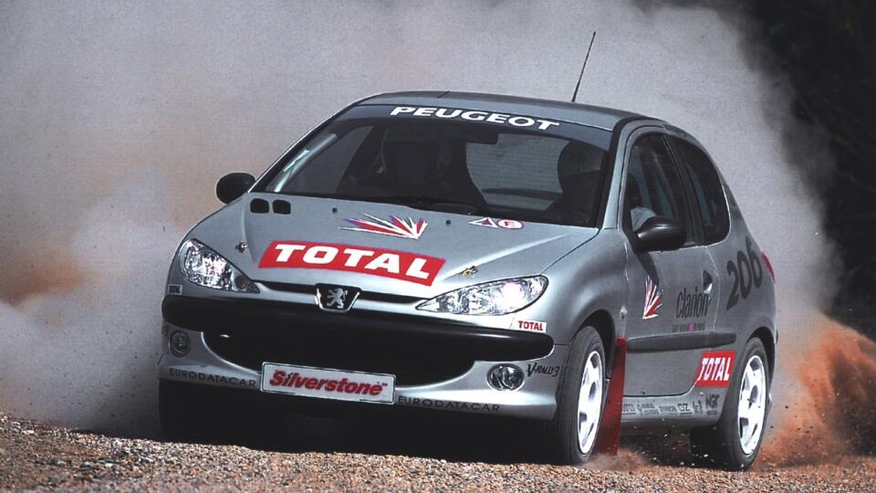 Legendárny Peugeot 206 v súťažnom prevedení