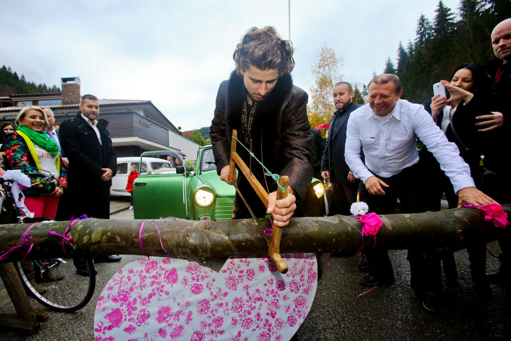 Pamätáte si na Sagnaovu svadbu? Po svoju milú, dnes už exmanželku, prišiel vtedy do Dolného Kubína na zelenom trabante. Auto mal vtedy zapožičané.
